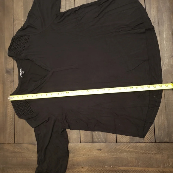 Crochet Embellished Black Tee Women Plus 1X Cable & Gauge - Picture 12 of 15